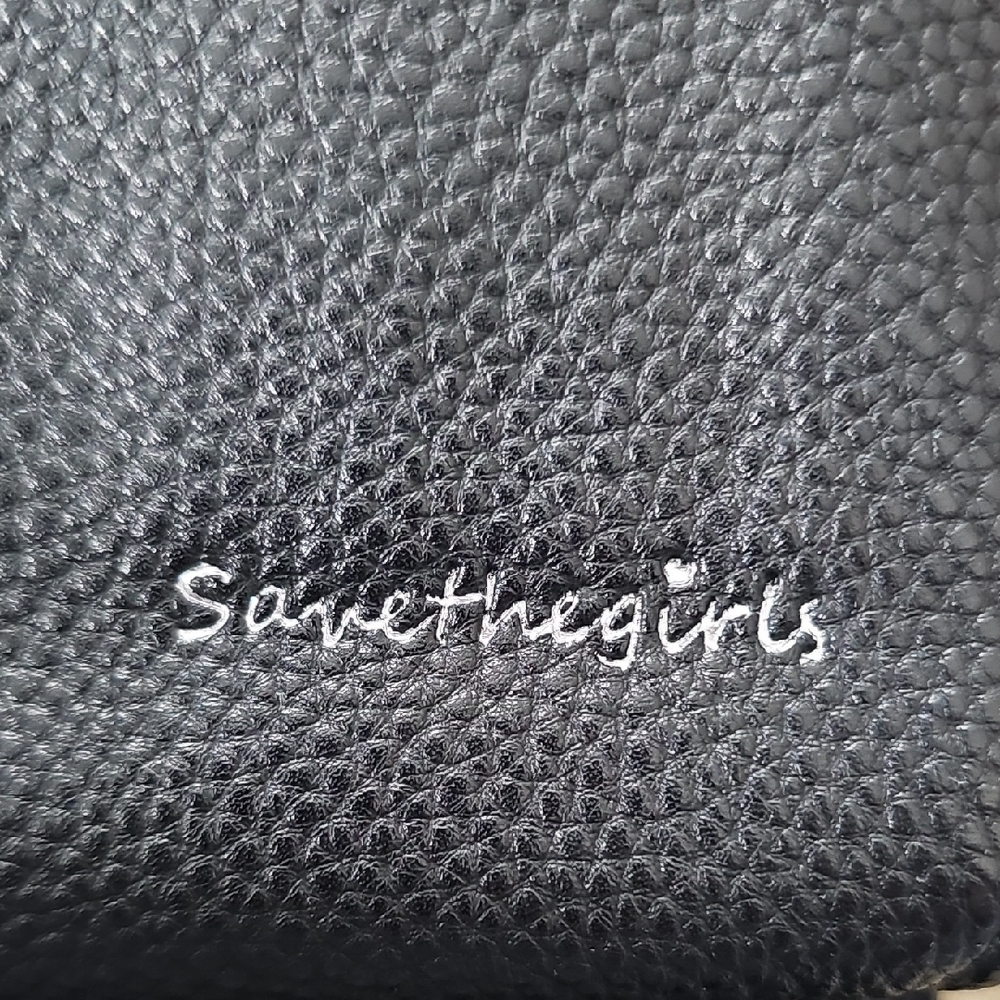 Elegant Black Crossbody Bag - Picture 2 of 6